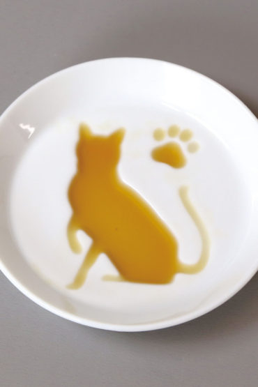 Porcelain Soy Sauce Dish | Cat