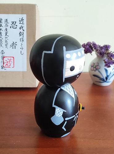 Japanese Kokeshi doll figurines j-okini Malta