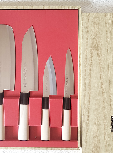 Japanese Kitchen Knife gift set YAXELL | Seki Tsubakura