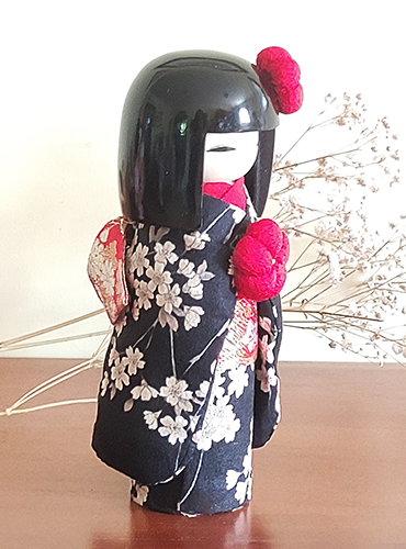 Japanese kokeshi doll Kyo bijin Kyoto Japan j-okini malta