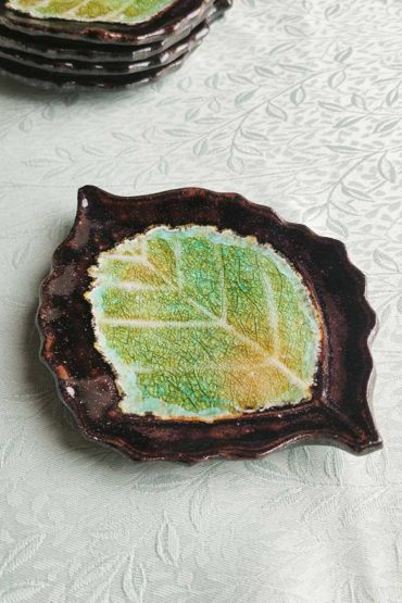 Shigaraki ware leaf shape plate