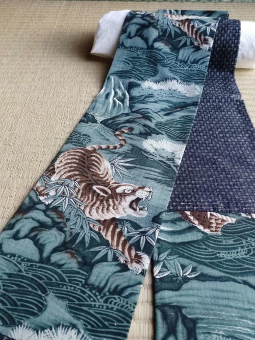 Handamde Kimono Scarf Wool | Dragon & Tiger