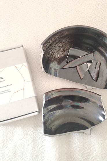 Mini Kintsugi kit with a broken Japanese Ramen bowl