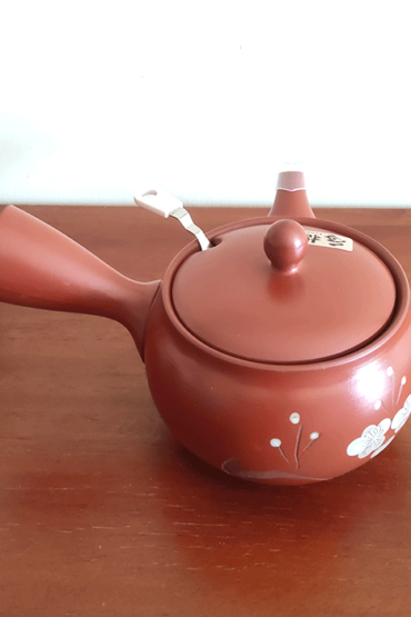 Hand-painted Tokoname Kyusu Teapot Ume j-okini Malta