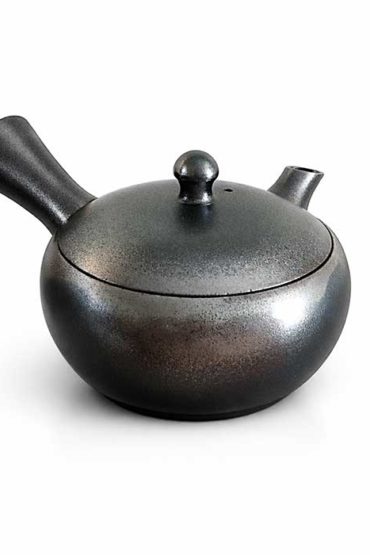 Handmade Tokoname Teapot by Tomohiro Sawada Handmade Tokoname Teapot by Tomohiro Sawada