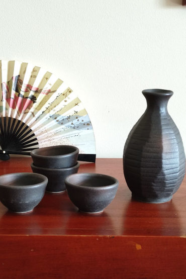 Sogi Gata Bizen Sake Set