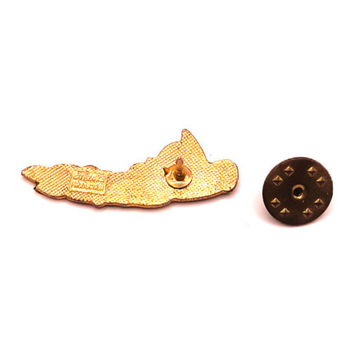 Vintage Astro Boy pin badge from the 1980s Showa era with gold detailing, official Tezuka Productions mark on back, in excellent front condition.