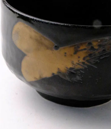 Kurogane brushstroke Genji matcha bowl from Japan