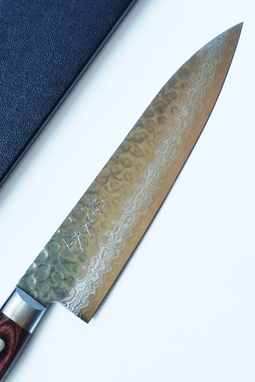 Japanese Kitchen Knife Gyutou 180mm | Hammered VG10 Damascus Japanese Kitchen Knife Gyutou 180mm | Hammered VG10 Damascus