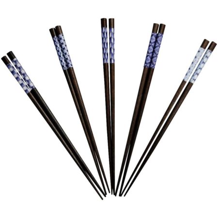 Five pairs of Japanese Wakasa lacquered wooden chopsticks in indigo blue and white presented in an Ishida gift box