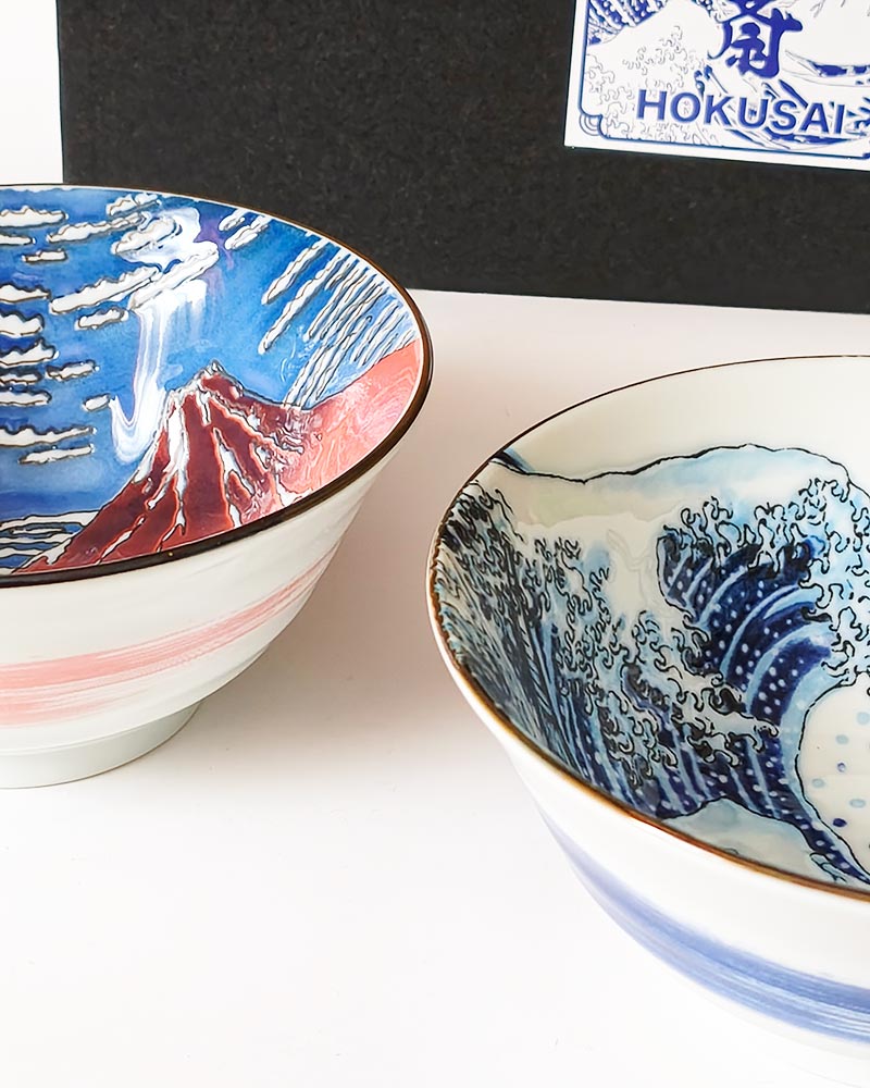 Hokusai Japanese Bowl & Chopstick Gift Set | Great Wave & Red Fuji Hokusai Japanese bowl and chopstick gift set with Great Wave and Red Fuji porcelain bowls | j-okini Malta