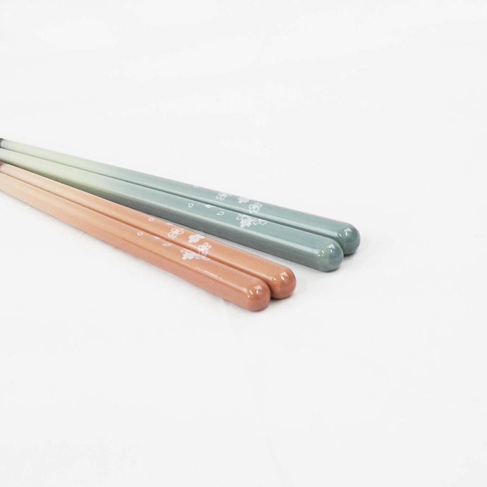 Japanese Fujimi Sakura Chopsticks Gift Set with Mt. Fuji Rests | Made in Japan Japanese chopsticks gift set with two Sakura chopstick pairs and porcelain Mount Fuji rests. Dishwasher safe, gift-boxed and made in Japan. | j-okini Malta