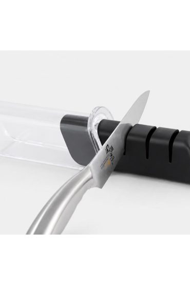 Kai Seki Magoroku Diamond and Ceramic 3-step knife sharpener made in Japan for sharpening kitchen knives easily