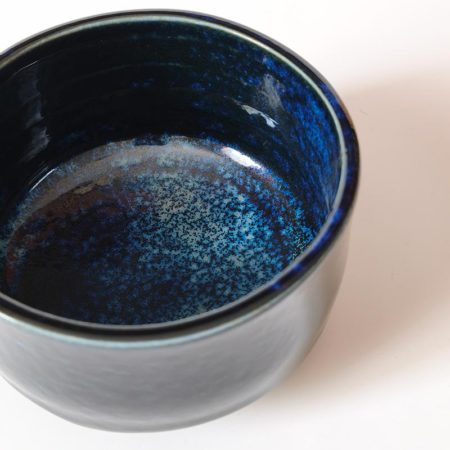 Aokinyou deep blue Japanese Mino ware matcha bowl with cobalt and navy glaze, made in Japan | J-okini Malta
