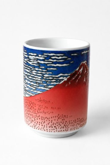 Hokusai Red Fuji Japanese teacup, 270ml Mino Ware porcelain Yunomi made in Japan Hokusai Red Fuji Japanese teacup, 270ml Mino Ware porcelain Yunomi made in Japan
